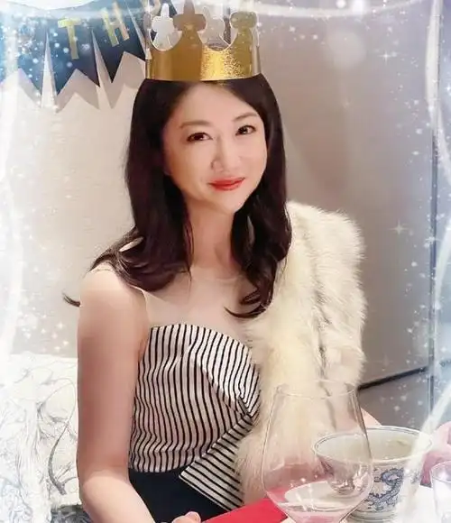 东方卫视杨蕾气质温婉优雅离婚后一直单身她不再相信爱情了