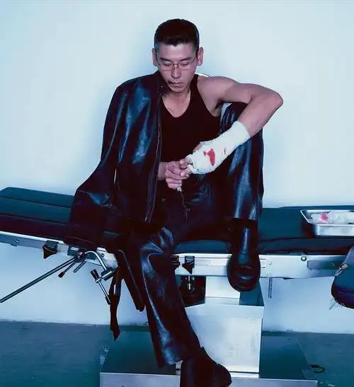 "性张力"拉满的10位男星,各个痞,邪,欲,不愧是行走的荷尔蒙