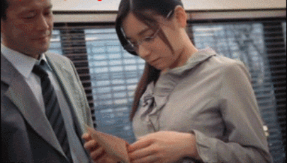 周一最新雷人囧图袭来总裁轻抚秘书酥肩会心一笑