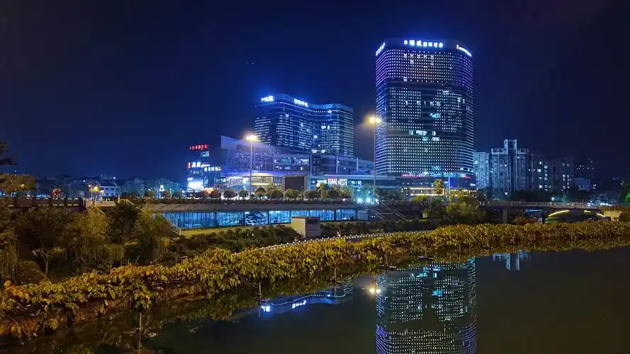 来自p40pro的小城夜景,没觉得负优化 - 华为p40系列分享交流 花粉