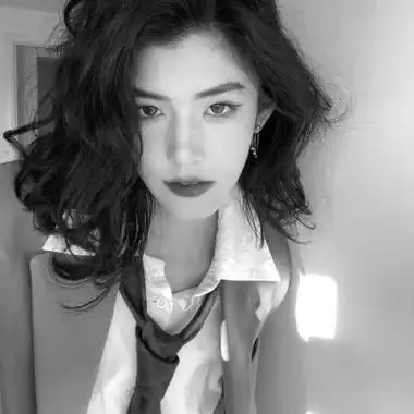 黑白高冷女生头像