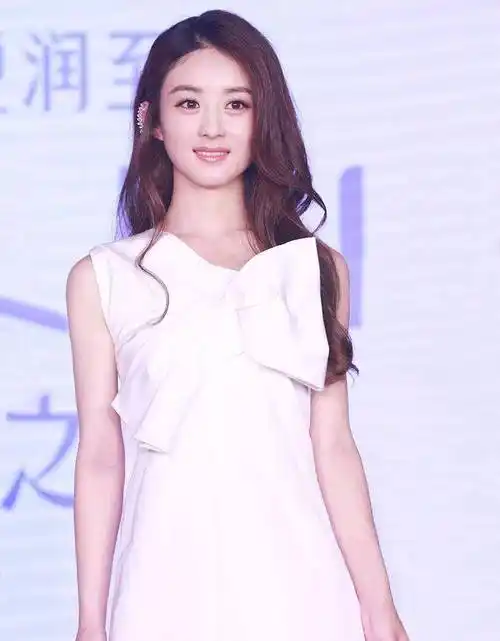 原创赵丽颖的气质好清纯啊穿着黑色也不显老气看起来高级又时尚