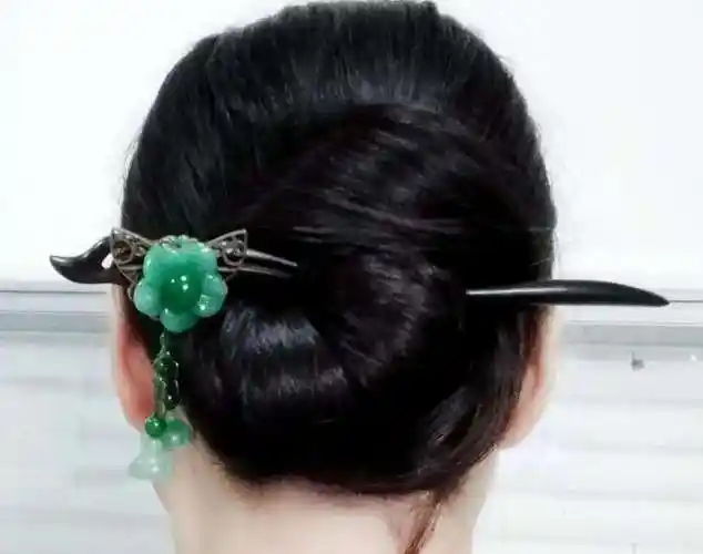 长发怎么用簪子盘头发(简单易学的古风发簪盘发教程)