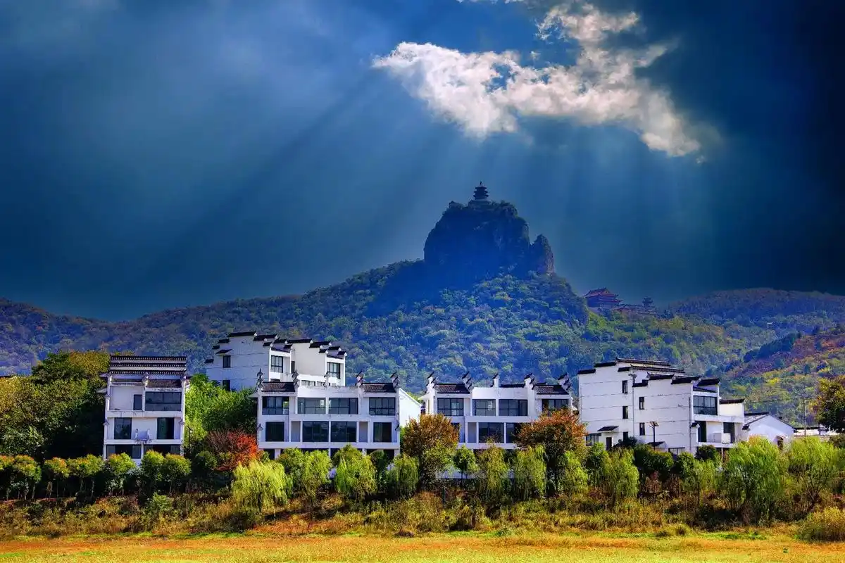 鸡笼山—半月湖旅游景区是国家aaaa级旅游景区,位于和县善厚 - 抖音