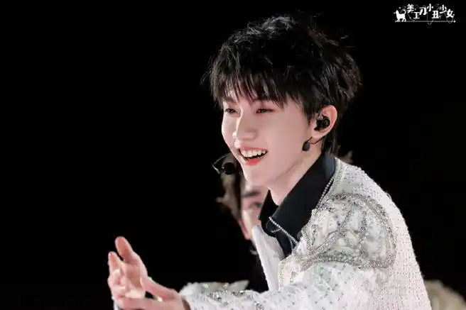 p3有一个嘟嘴帅哥97下次见@时代少年团队长-马嘉祺230502海口理想之