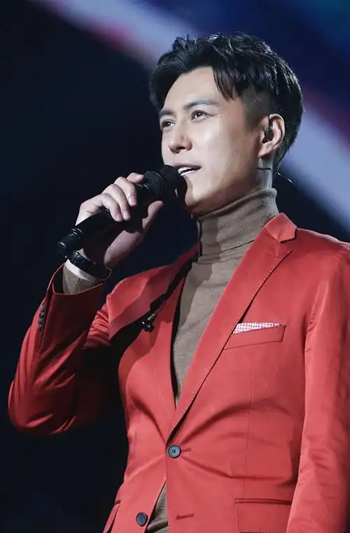 山东春晚老干部回家靳东唱离人诉乡情