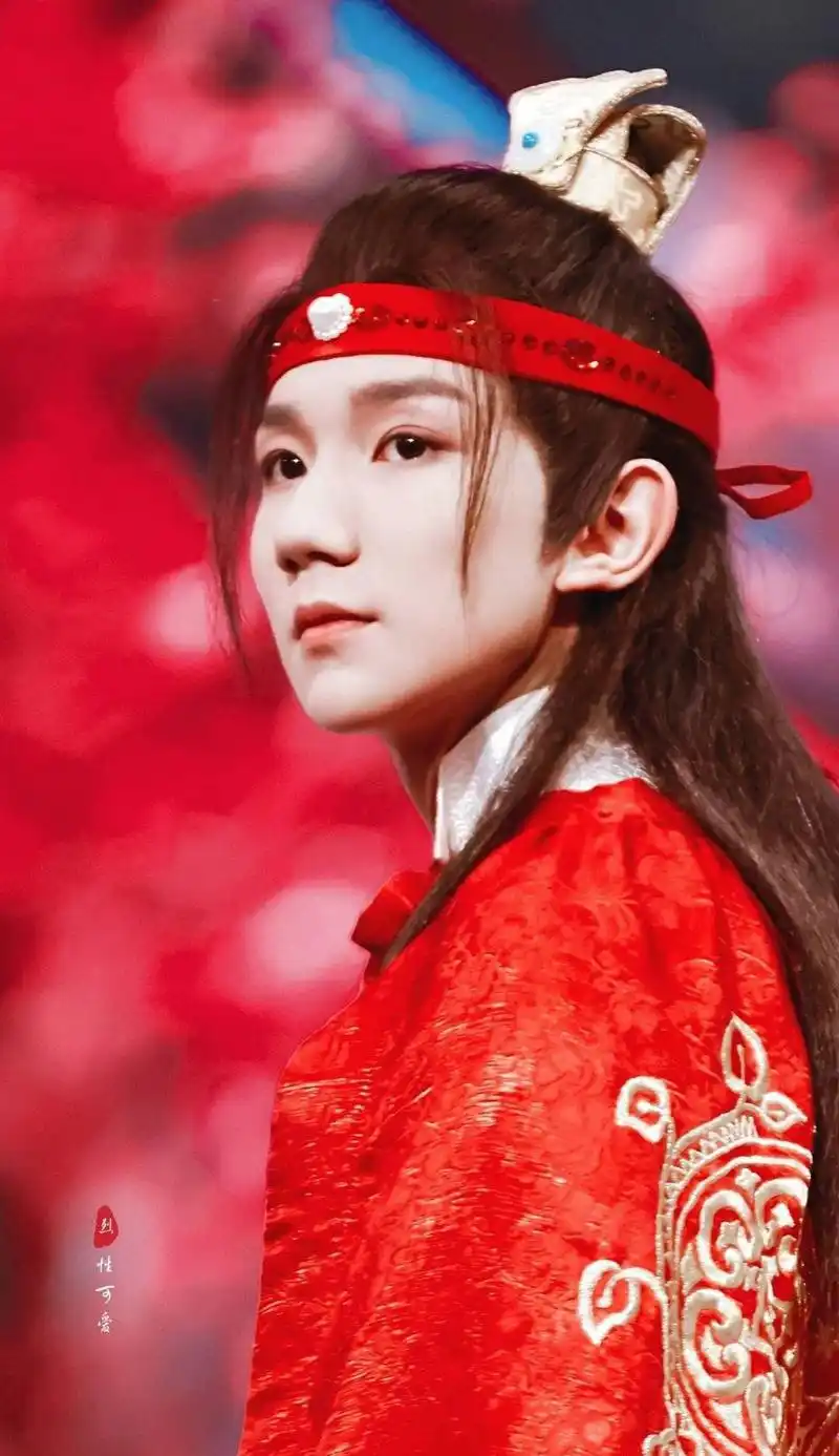 tfboys分享200708王源古装神级cos来袭红衣发带温润如玉