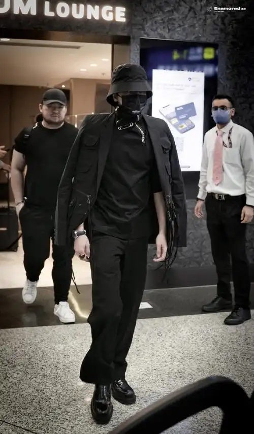 天!雷坤的眼神真的凶大哥真的帅!#蔡徐坤