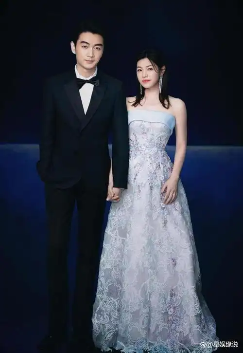 郭碧婷目前也没有转发,不过她的老公是向佐,婆婆是向太,向太曾多次在