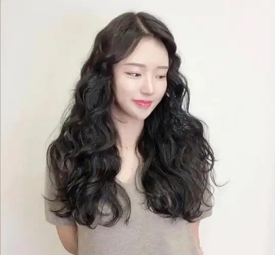 超适合发量少女生的满头卷发型,可温柔可复古可甜美可萝莉