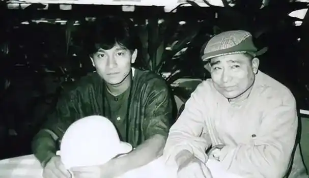 今天,刘德华在华仔天地的官方网站上发布了一则感人的新闻,宣布了他的