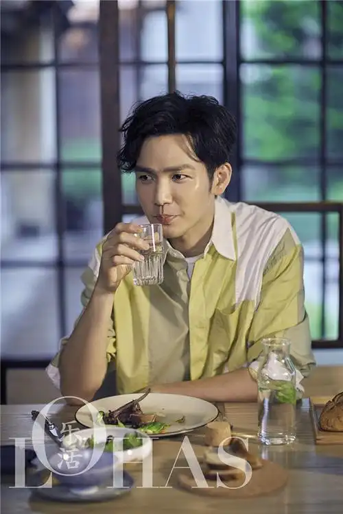 钟汉良封面写真曝光传递乐活态度