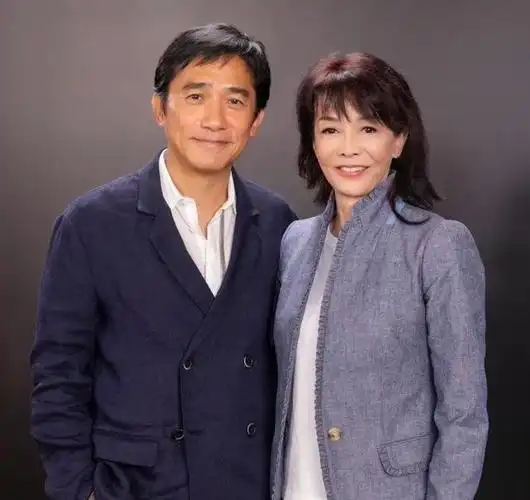演员郑裕玲,两段感情耗费27年青春,还没结婚就65岁了