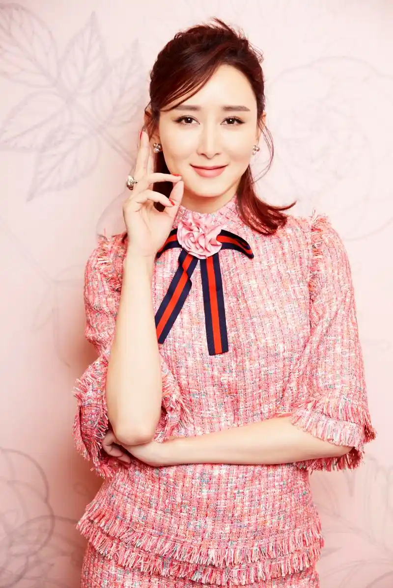 胡静写真图集,风姿绰约,妩媚动人