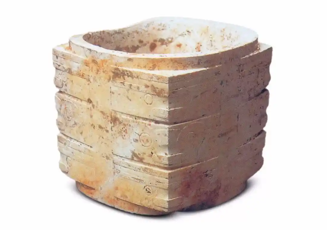 67拍了3000万港元的良渚玉琮馆藏中有几件