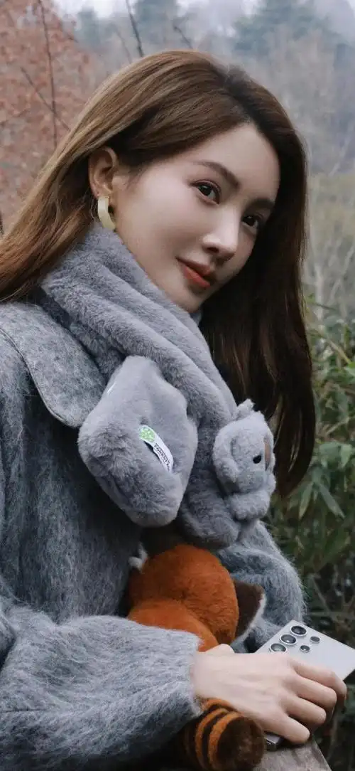 她就是被誉为"美女系列壁纸"的金晨.