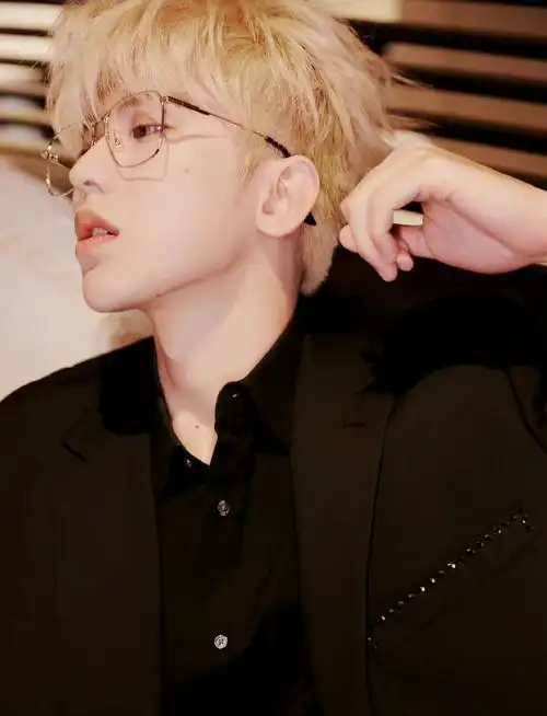 同时也获微博超话粉丝高发贴量明星top4,kun&ikun永远的双向奔赴彼此