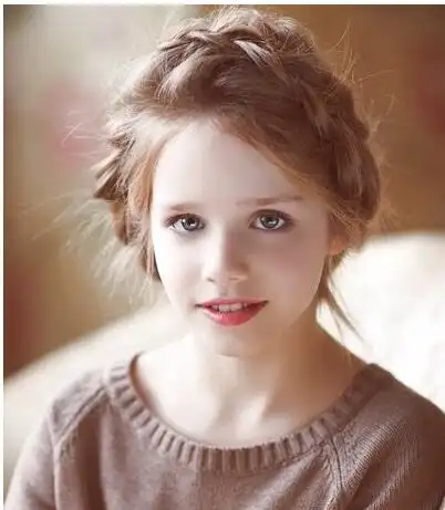 瓜子脸适合什么发型女(瓜子脸适合什么发型什么刘海)插图(4)