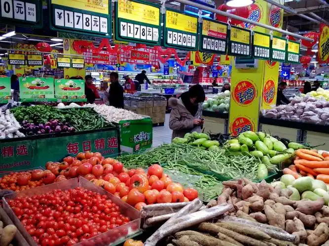 买菜只能去超市.