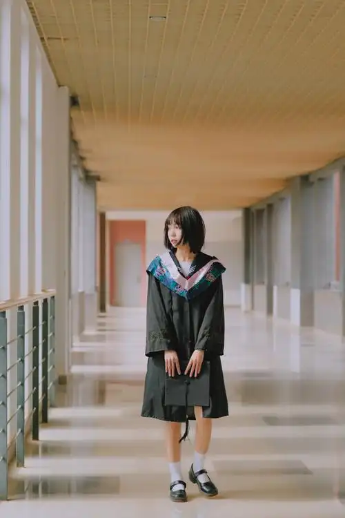 昆明毕业照(学士服—单人照)呈贡大学城