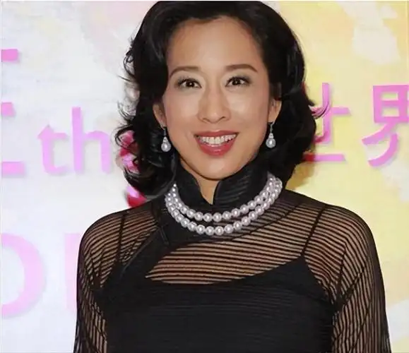 回顾朱玲玲:一婚嫁豪门50岁二婚嫁百亿富豪,3个儿子是她的底气