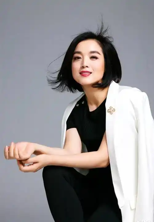 原艺带着白雪来自己家见父母,老两口听说儿子带女朋友回家很开心