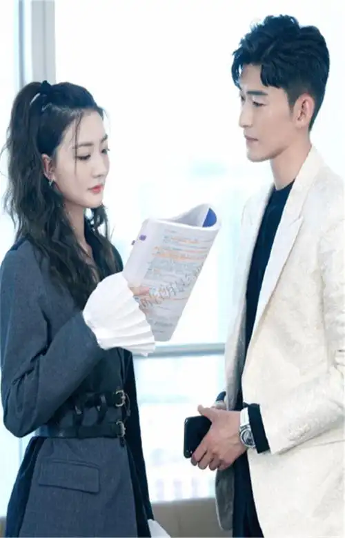 张翰徐璐牵手逛街一点不避嫌网友这对cp太甜了