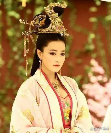 早期的张馨予才是真的"人间水蜜桃",这谁能顶得住啊?