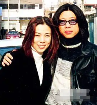 回顾歌手郭峰三段恋情无疾而终61岁未婚无子女一生献给了音乐