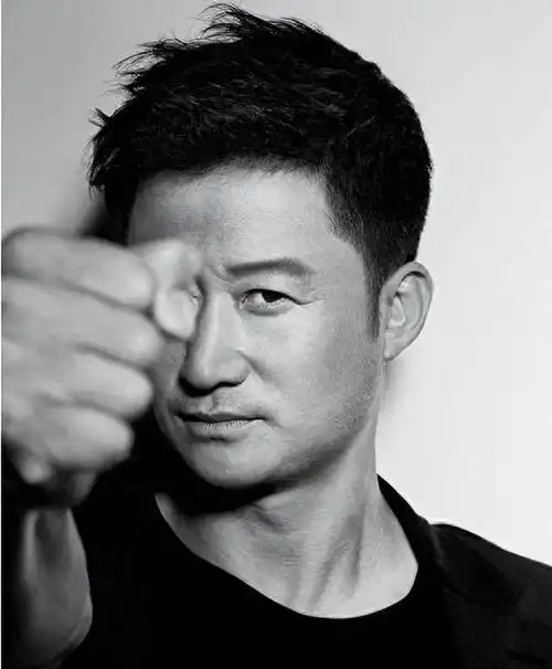 吴京的身世有多神秘?祖上是多尔衮,本姓乌扎那拉氏,却少有人知