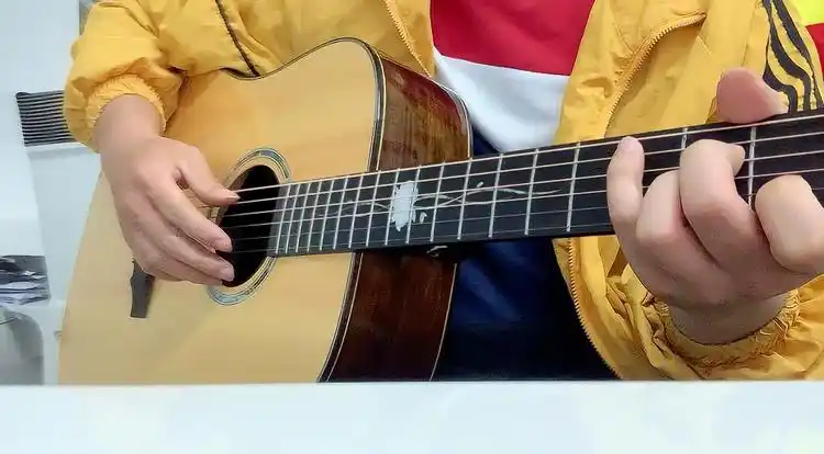 吉他弹唱安与骑兵三年三天