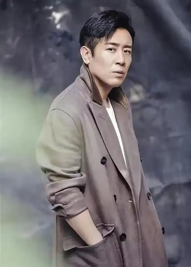 知名演员于和伟我这辈子最正确的选择就是跟平凡妻子厮守终生