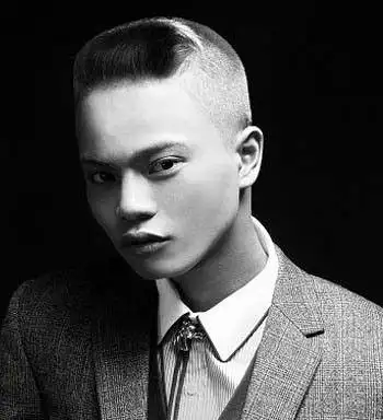 男生齐刘海短发男生齐刘海发型图片