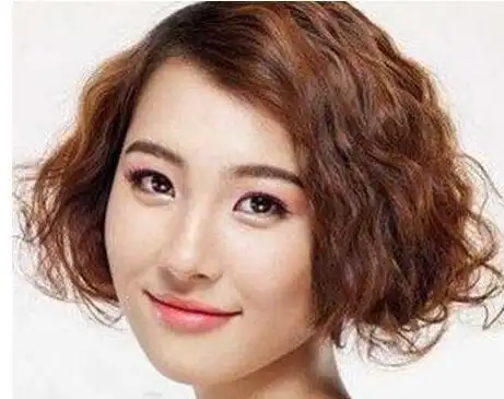 女生不等式短发烫发图片(3)_烫发_西子美发网