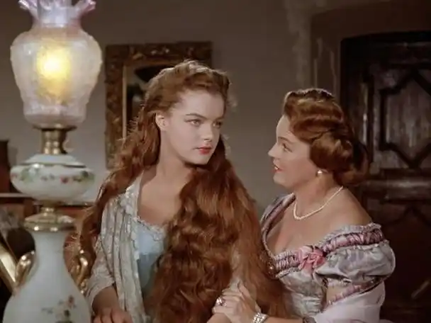 茜茜公主才是"发量王者",栗色头发像斗篷一样,光亮又浓密|秀发|发型