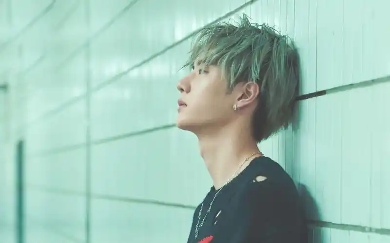 王一博壁纸图片高清-王一博壁纸无水印v1.0-七度网