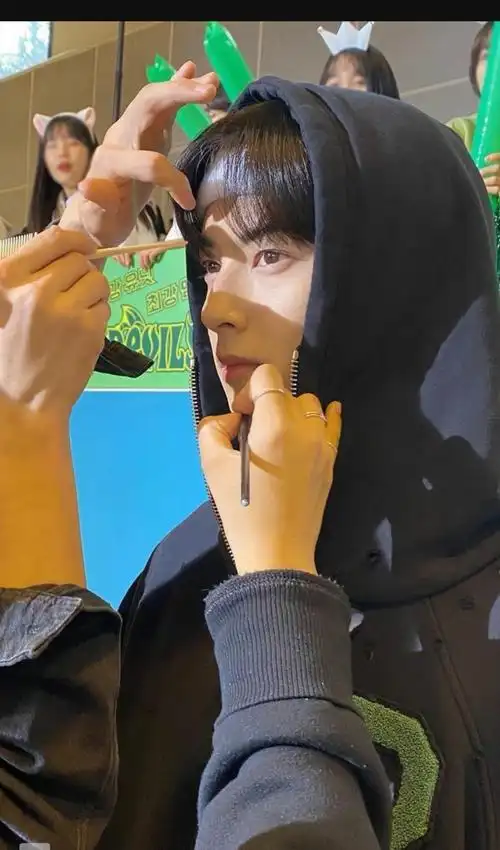 南韩"网暴"太可怕 车银优因长痘被指责"不敬业"现场崩溃哭了