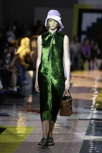 米兰时装周普拉达品牌时装秀