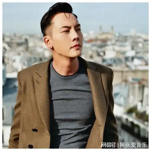 陈伟霆换了新发型,留背头的他突然发现不帅了,颜值下降