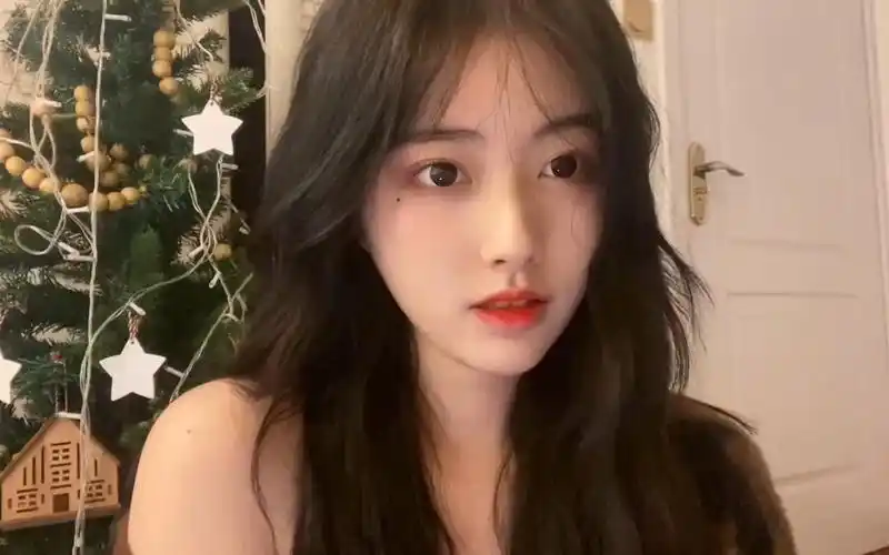 她被称为最自然的女孩,酷似杀猪饲料,你知道她是谁吗