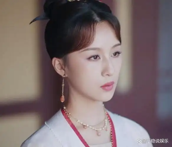 最近收官的古装剧《永安梦》里面,虽然徐正溪和欧阳娜娜才是男女主的