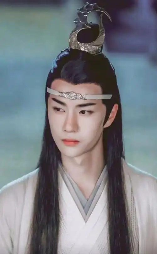 王一博陈情令角色卸妆后开启五年新征程