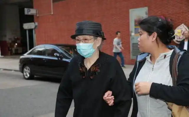 梅艳芳97岁母亲生病入院儿子拒绝陪护两人曾打长达10年官司