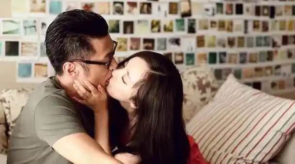 余文乐和杨幂热吻为了吻得逼真还伸舌头两人都没有不好意思