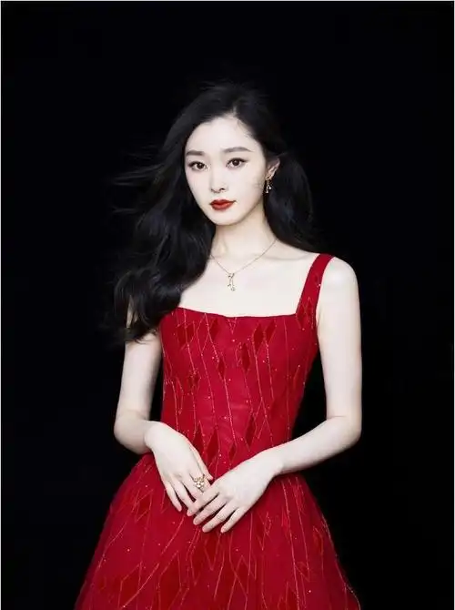 宋轶正憧憬着和男友的未来,没想到却意外发现,原来他一直瞒着自己已婚