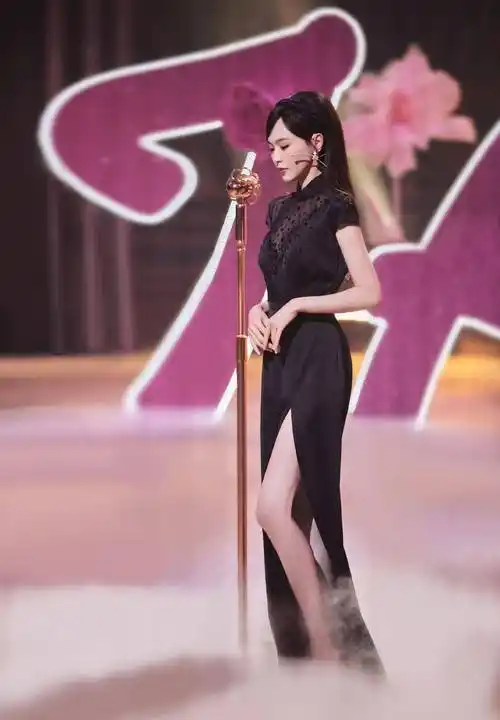 唐嫣穿上旗袍瞬间变成最美仙女!_魅力_气质_舞台