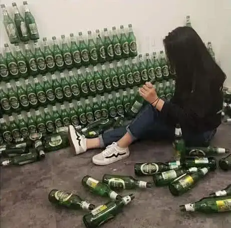 "失恋博物馆"有多丧?喜糖忍了,b超忍了,最后的女生伤惨了