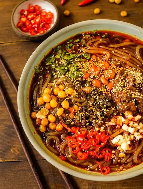 牛肉酱酸辣粉劲爆来袭