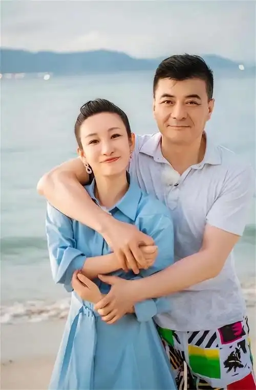 回顾:王新军离异后娶妻生子,唐静却至今未婚,她在追求什么?