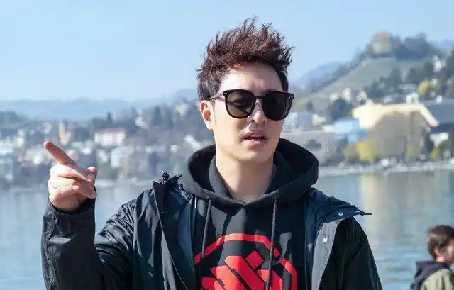 友谊这么铁,潘玮柏想当杨丞琳娘家人,胖圆脸的他梳飞机头真带感